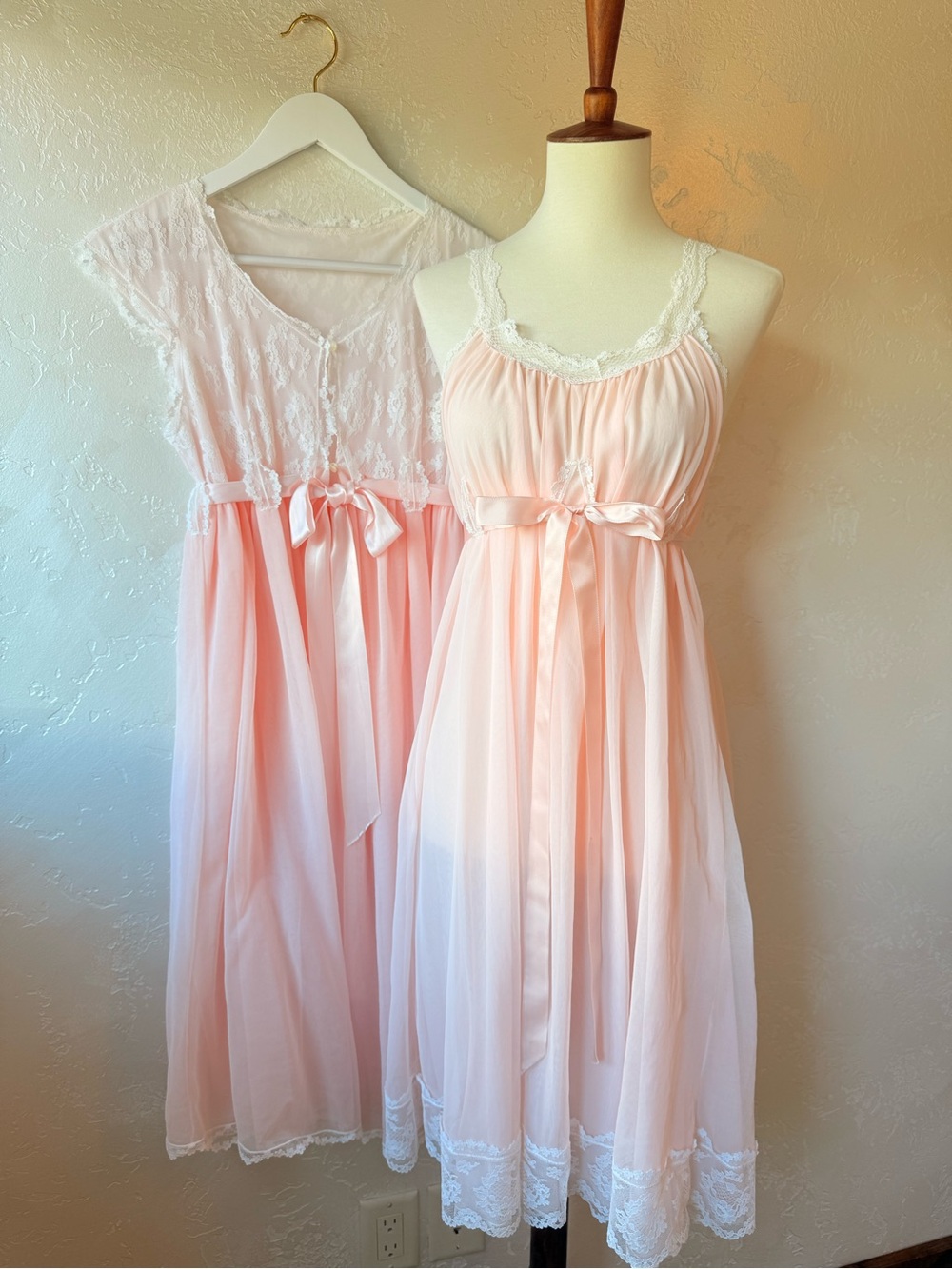 Vintage 1950s Pink Nylon Chiffon Peignoir Set 2-Piece American Maid